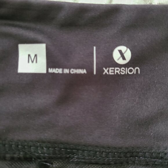 Xersion Women's Lightweight Jacket with Starred Mesh Inserts - Size M - Picture 6 of 6